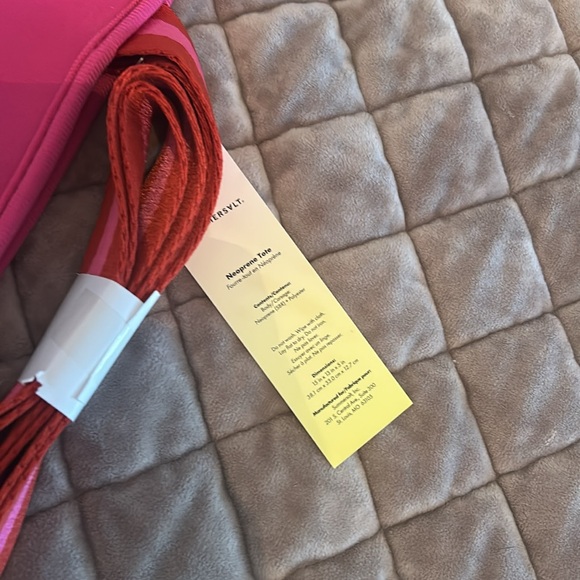 Summersalt Neoprene Tote NWT Pink/Red - Picture 3 of 3